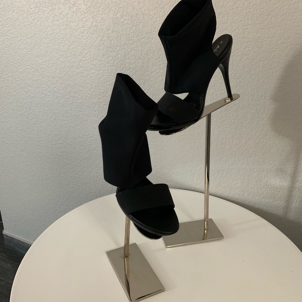 $68‼️New Aldo black sandals size 8 or 38